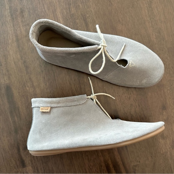 Sanuk Grey Moccasins size 9 - Picture 3 of 9